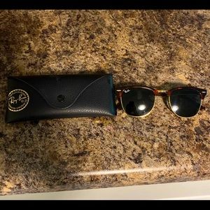 Ray-Ban Clubmaster Dark Brown (RB3016)